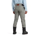 Spodniobuty Simms Freestone Pant Smoke – na sylwetce, z tyłu