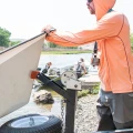 Spodniobuty Simms G3 Guide Pant Gunmetal – podczas wodowania łodzi