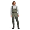 Wodery Simms Tributary Stockingfoot Basalt (model do 2025) – na sylwetce, z przodu