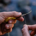 Przyrząd do węzłów Loon Ergo Knot Tool – Yellow 4.webp