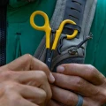 Kleszczyki Loon Hitch Pin Forceps 2.webp