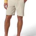 Spodenki wędkarskie Simms Superlight Short Burnished Clay – na sylwetce, przód