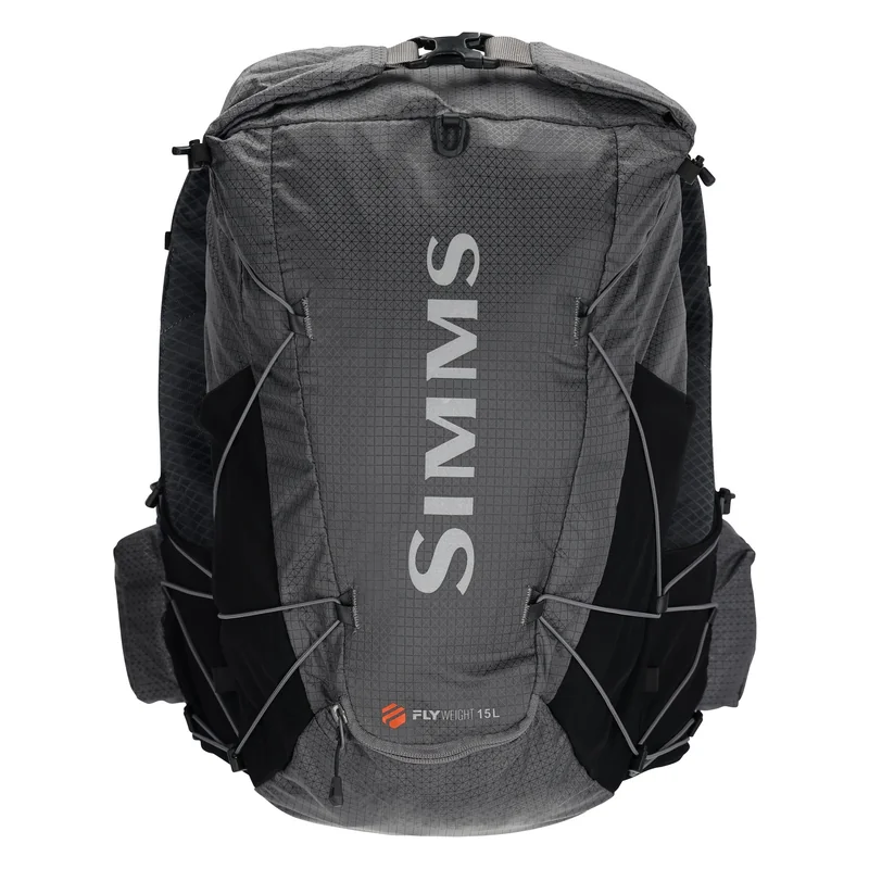 Kamizelka wędkarska Simms Flyweight Vest Pack Smoke – tył z plecakiem 15 l