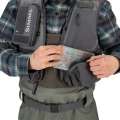 Kamizelka wędkarska Simms Freestone Vest Pewter – dolna kieszeń pozioma