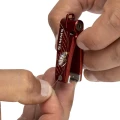 Obcinaczka Simms Pro Nipper Simms Orange – nawlekanie – zbliżenie