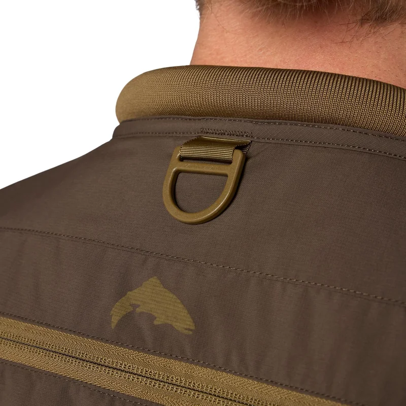 Kamizelka wędkarska Simms Headwaters Vest Hickory – d-ring na podbierak