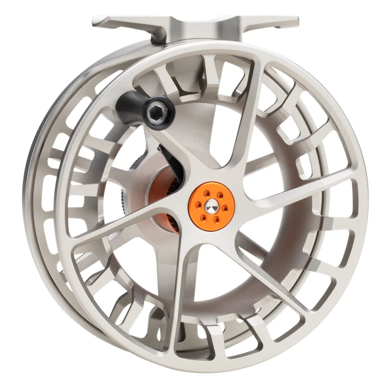 Kołowrotek muchowy Lamson Speedster S Ember od strony szpuli – szpula super arbor i rączka